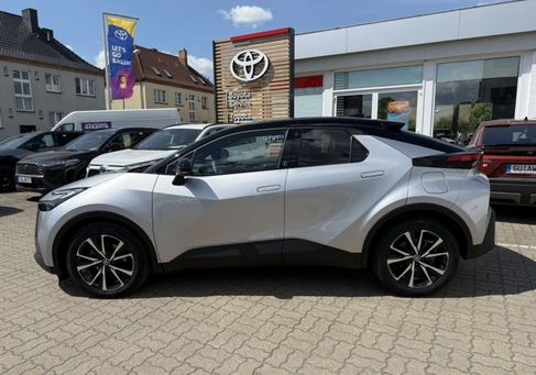 Toyota C-HR, 2025 3