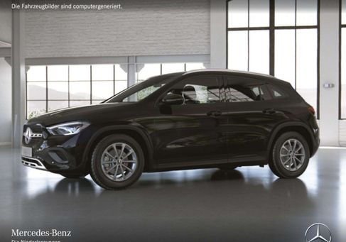 Mercedes-Benz GLA 180, 2022