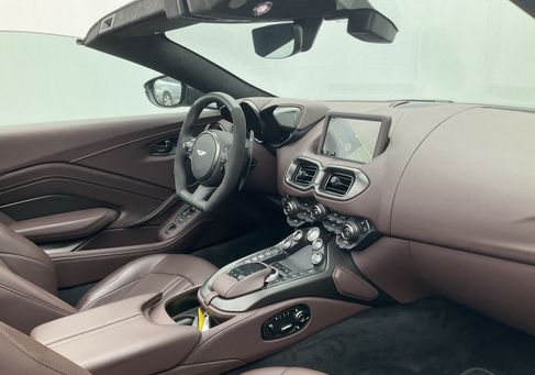 Aston Martin V8 Vantage, 2022