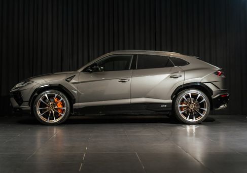 Lamborghini Urus, 2024