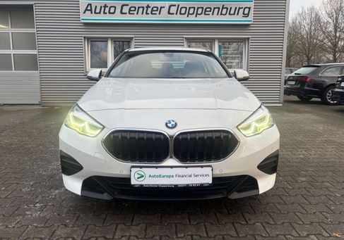 BMW 216, 2022