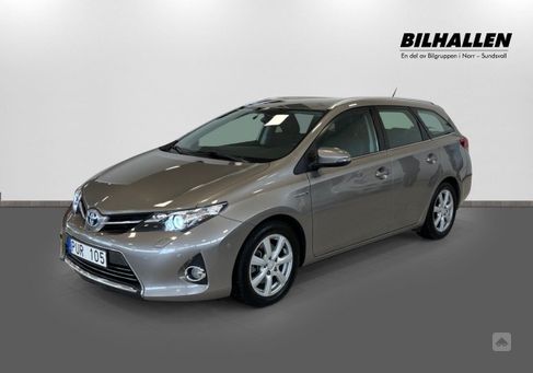 Toyota Auris Touring Sports, 2013