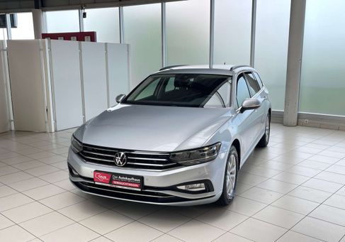 Volkswagen Passat, 2022
