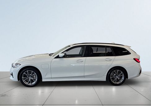 BMW 330, 2021