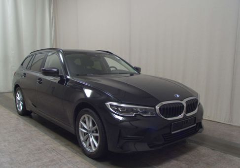 BMW 330, 2021