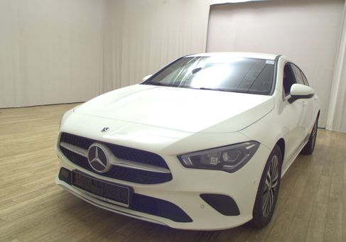 Mercedes-Benz CLA 200, 2022 2