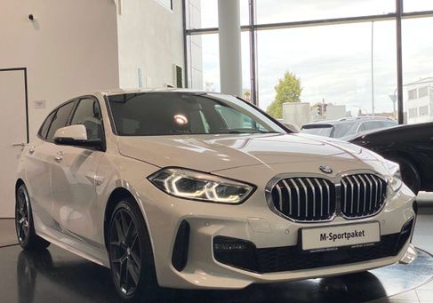 BMW 120, 2022