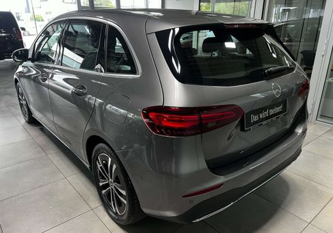 Mercedes-Benz B 180, 2023