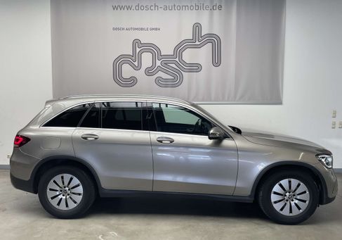 Mercedes-Benz GLC 200, 2022