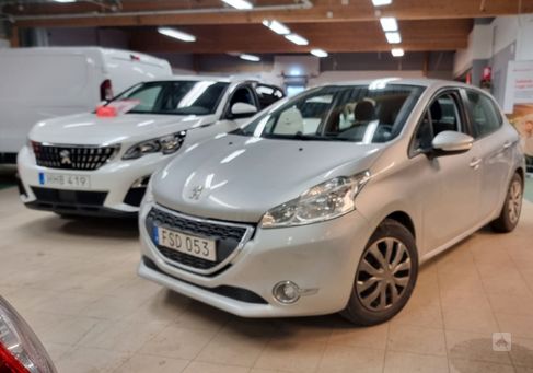 Peugeot 208, 2015