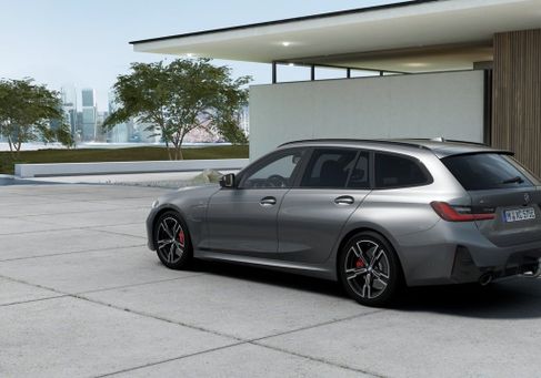 BMW 330, 2026