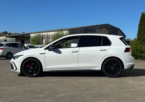 Volkswagen Golf, 2022