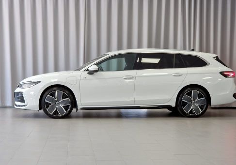 Volkswagen Passat Variant, 2025 2