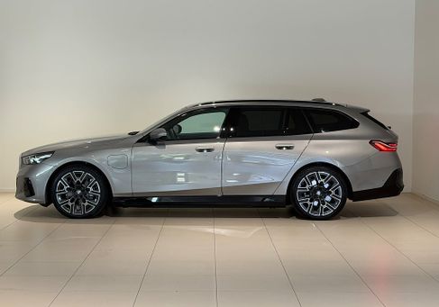 BMW 530, 2026
