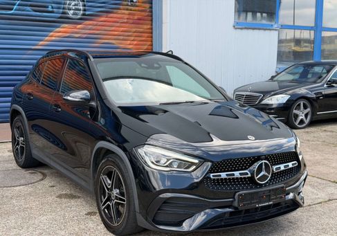 Mercedes-Benz GLA 180, 2021