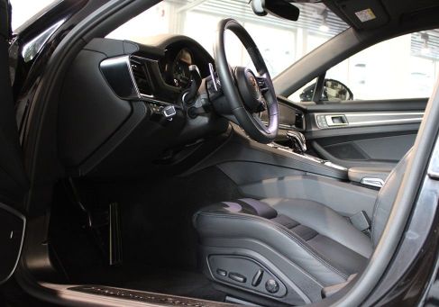 Porsche Panamera, 2022