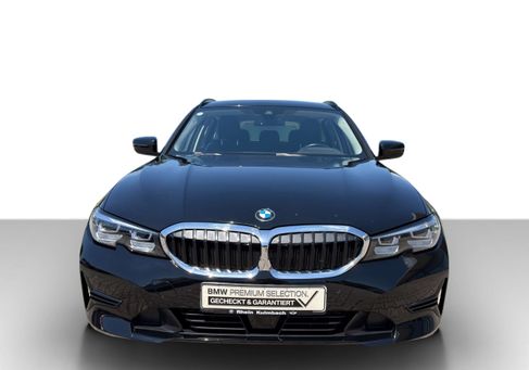 BMW 318, 2022