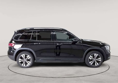 Mercedes-Benz GLB 200, 2022 3