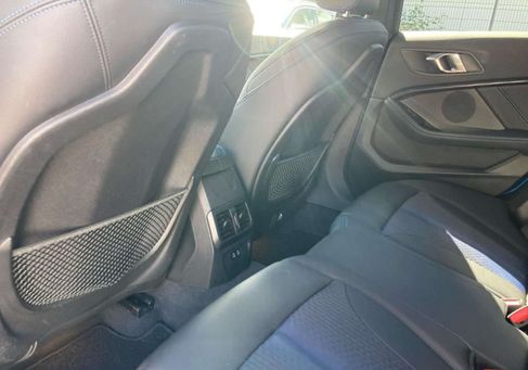 BMW 218, 2021