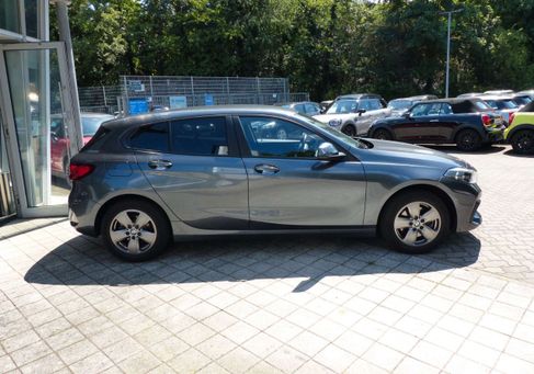 BMW 116, 2021