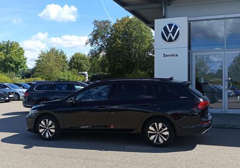 Volkswagen Golf, 2024