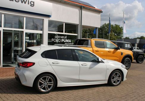 BMW 118, 2021