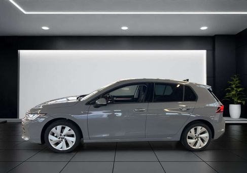 Volkswagen Golf, 2024
