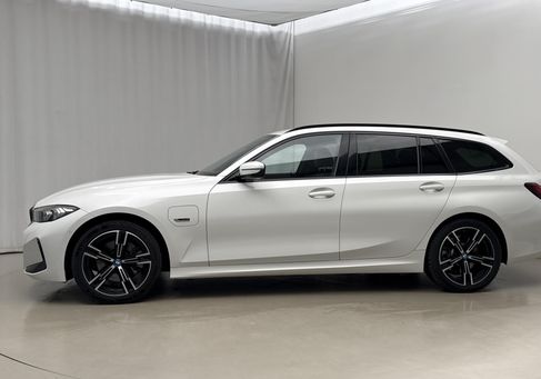 BMW 330, 2023 2