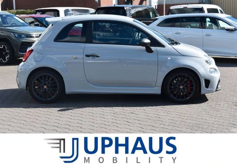 Abarth 695, 2022 3