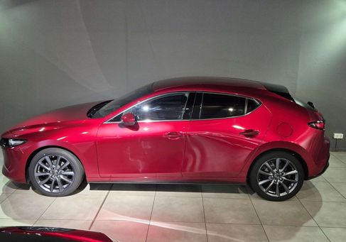 Mazda 3, 2022