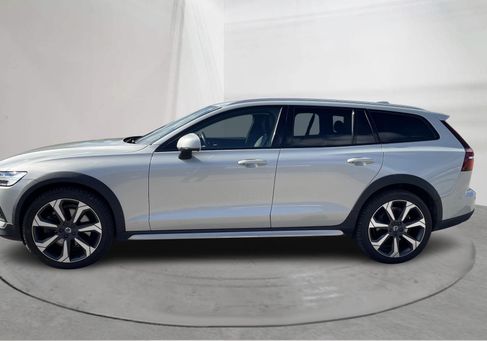 Volvo V60 Cross Country, 2022