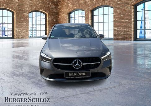 Mercedes-Benz B 180, 2025