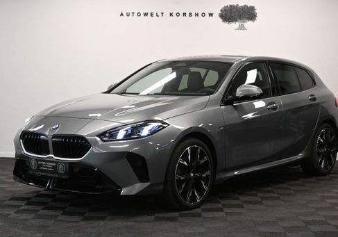 BMW 118, 2025 3