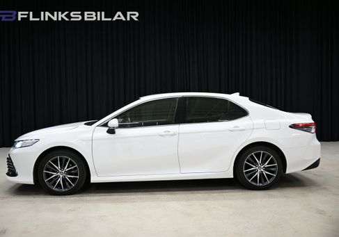 Toyota Camry, 2023