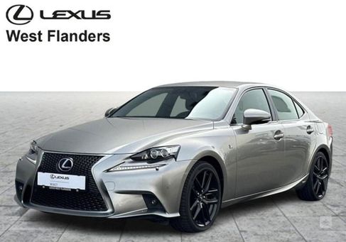 Lexus IS, 2015