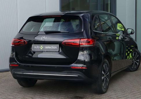 Mercedes-Benz B 180, 2020