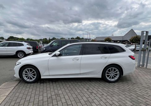 BMW 318, 2023