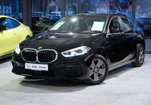 BMW 118, 2021