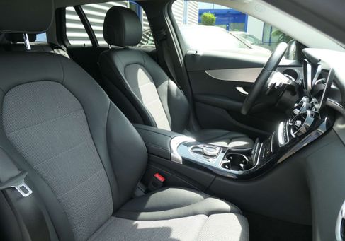 Mercedes-Benz C 200, 2022