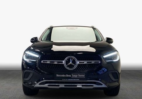 Mercedes-Benz GLA 250, 2022
