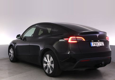 Tesla Model Y, 2023 3