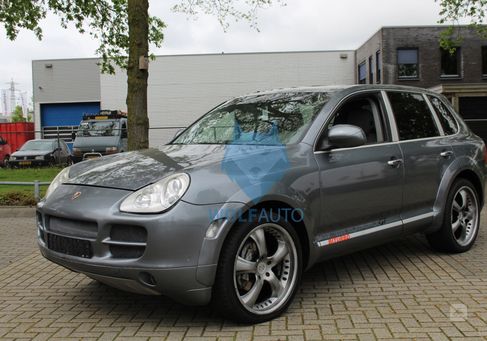 Porsche Cayenne, 2004