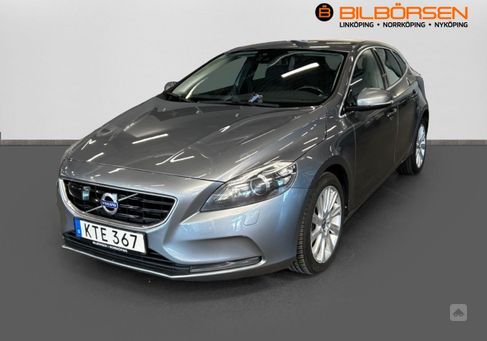 Volvo V40, 2015