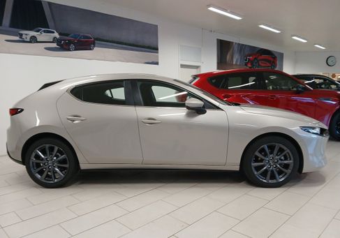 Mazda 3, 2025