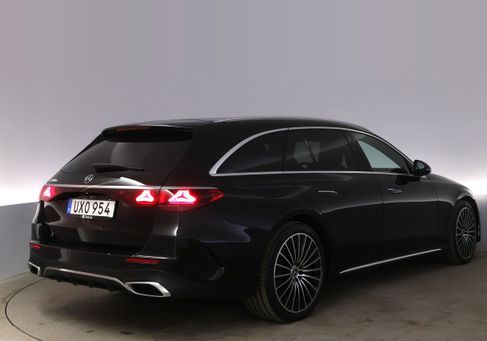 Mercedes-Benz E 300, 2024 3