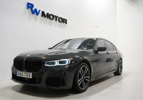 BMW 750, 2021 3