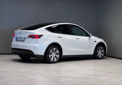 Tesla Model Y, 2022 2