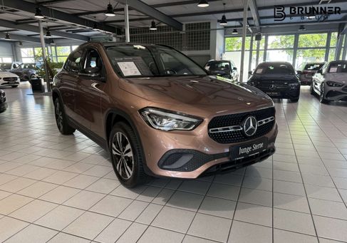 Mercedes-Benz GLA 250, 2021