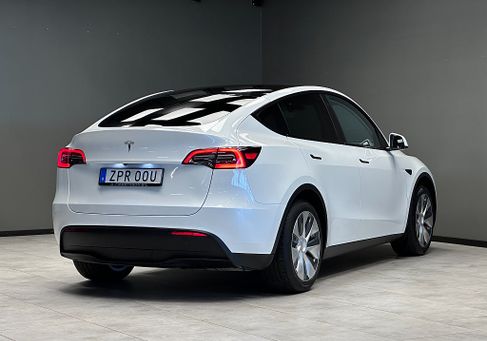 Tesla Model Y, 2023 2