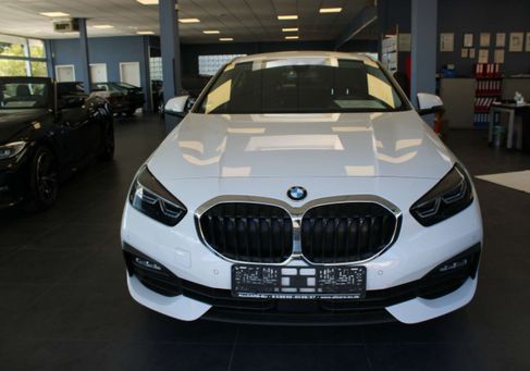 BMW 118, 2022